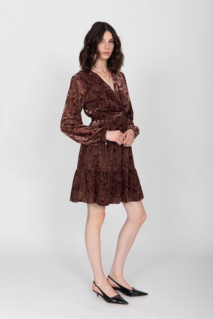 ���� ����