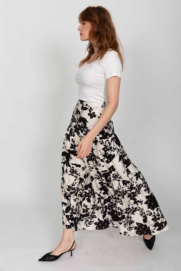 ����� ����