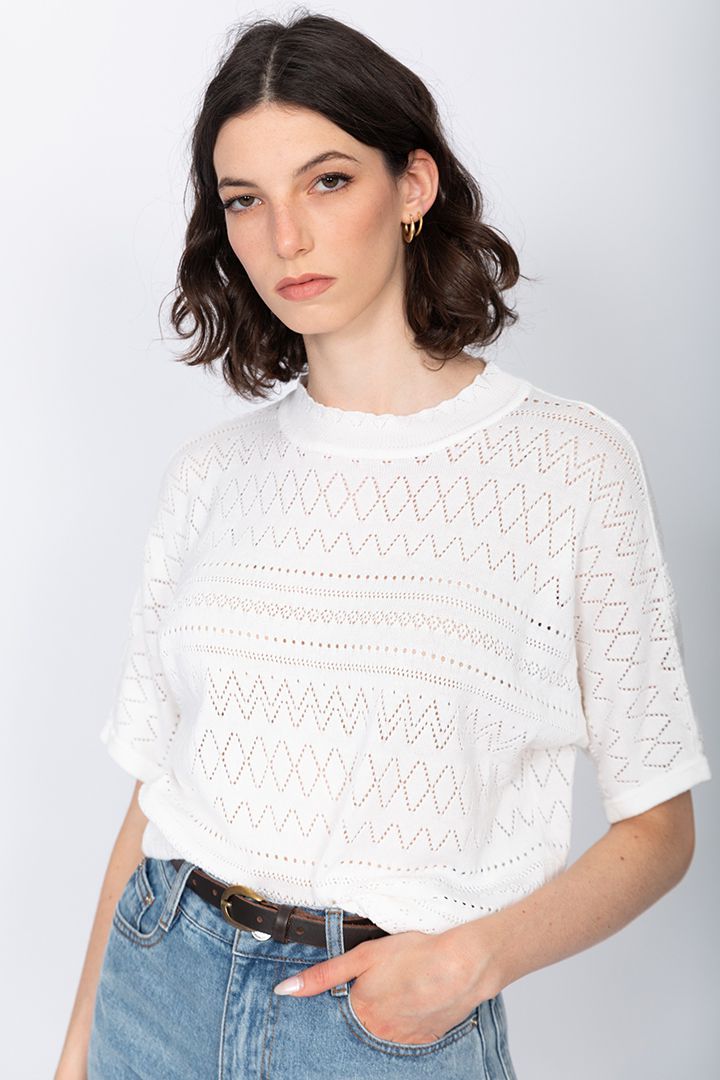 ����� ����