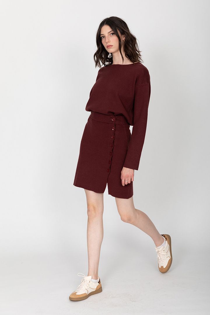 ����� ����