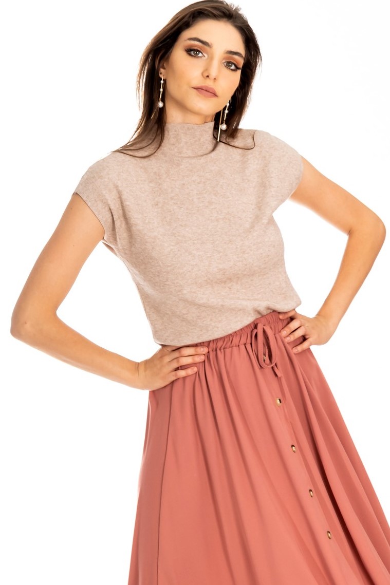 ����� ����