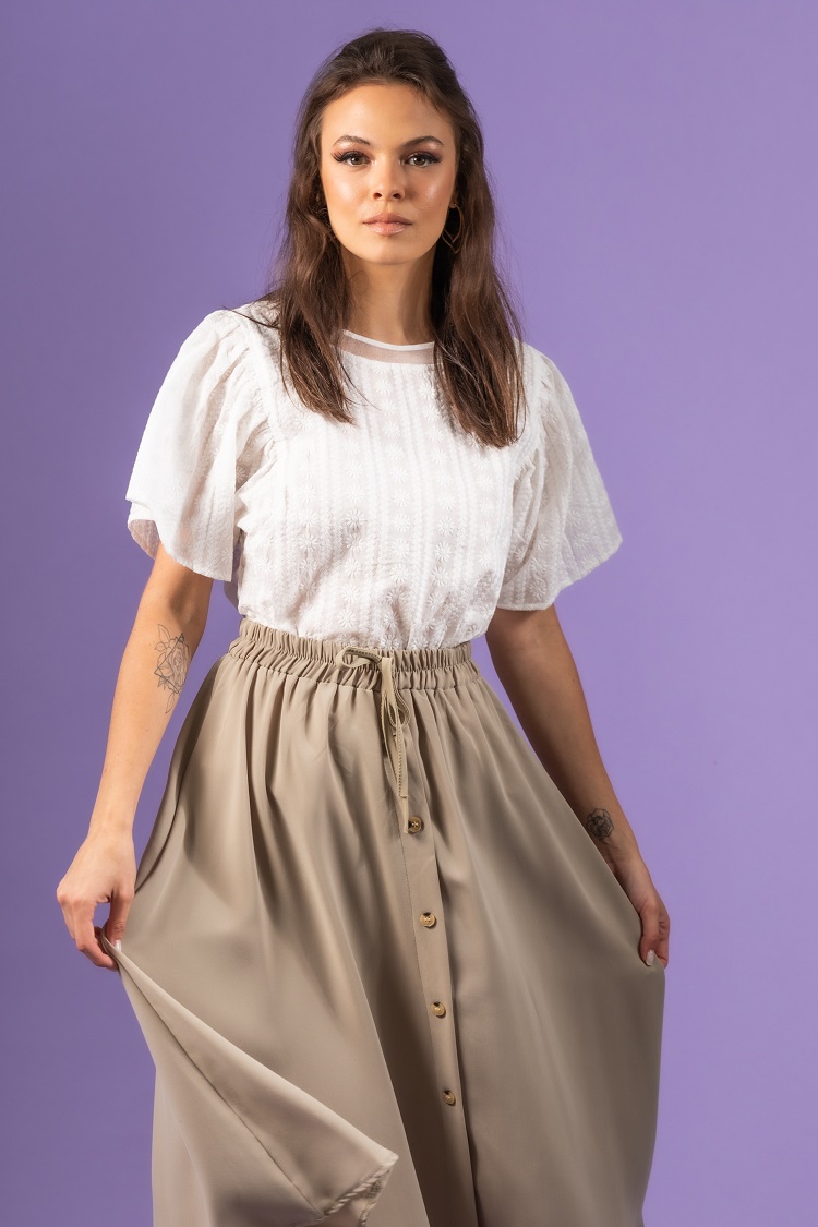 ����� ����