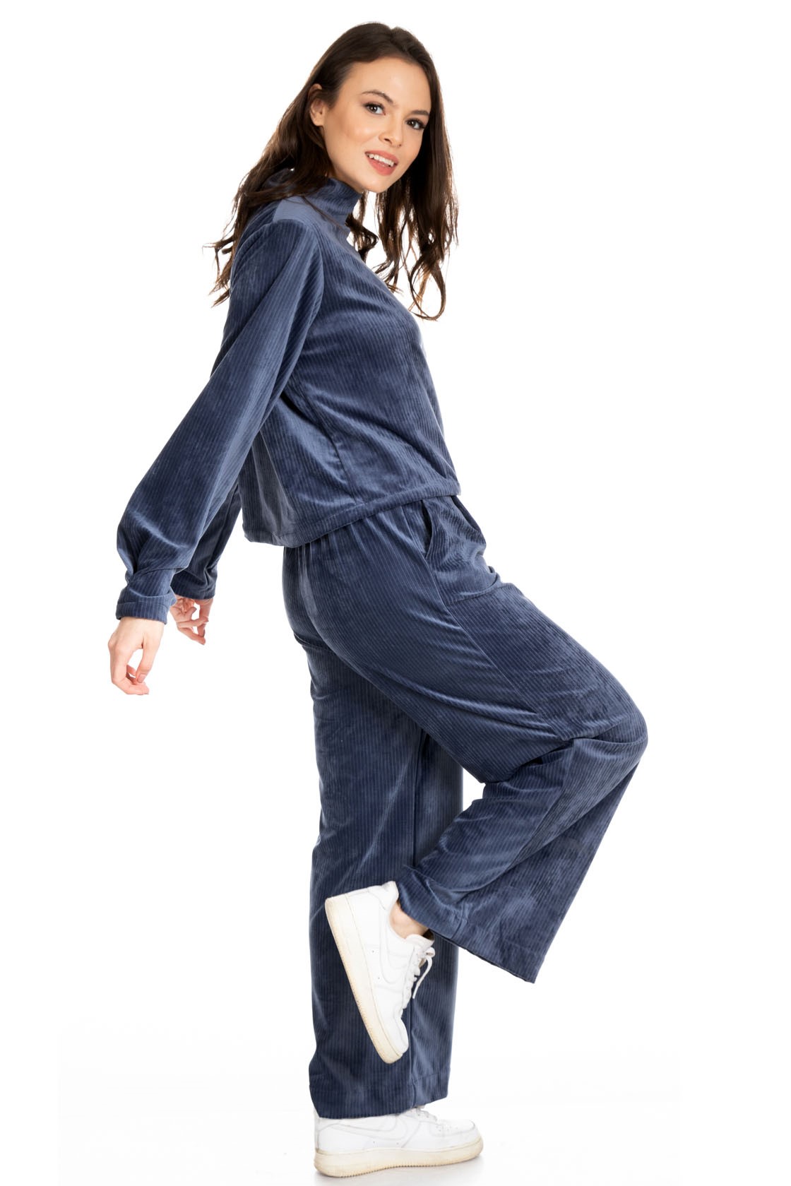 ���� ���