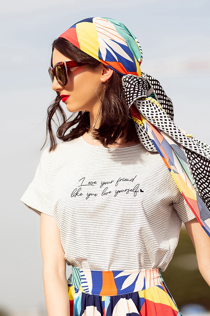 ����� ����